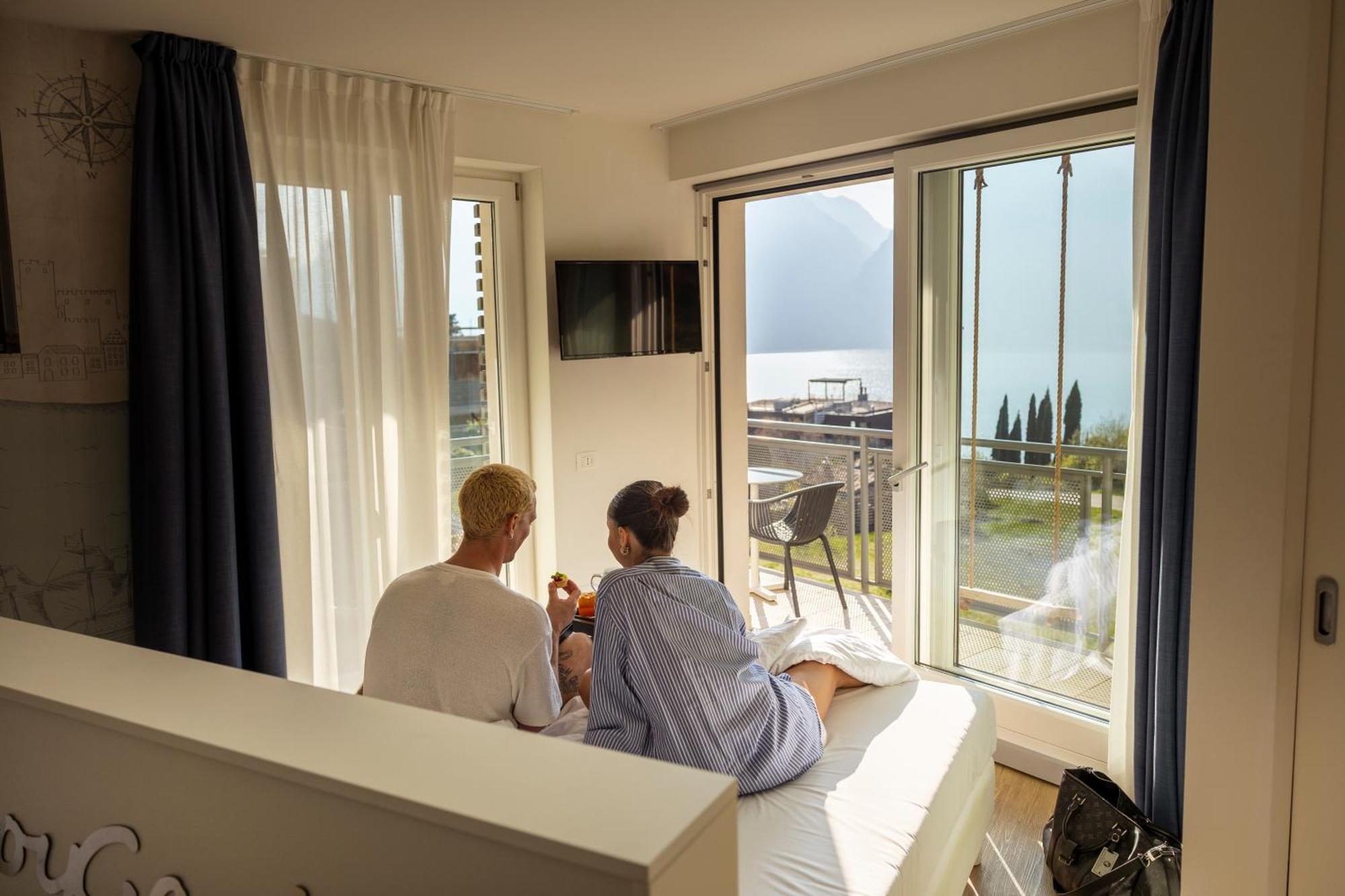 Hi Hotels Torbole - Pool & Spa Torbole Sul Garda Exterior photo