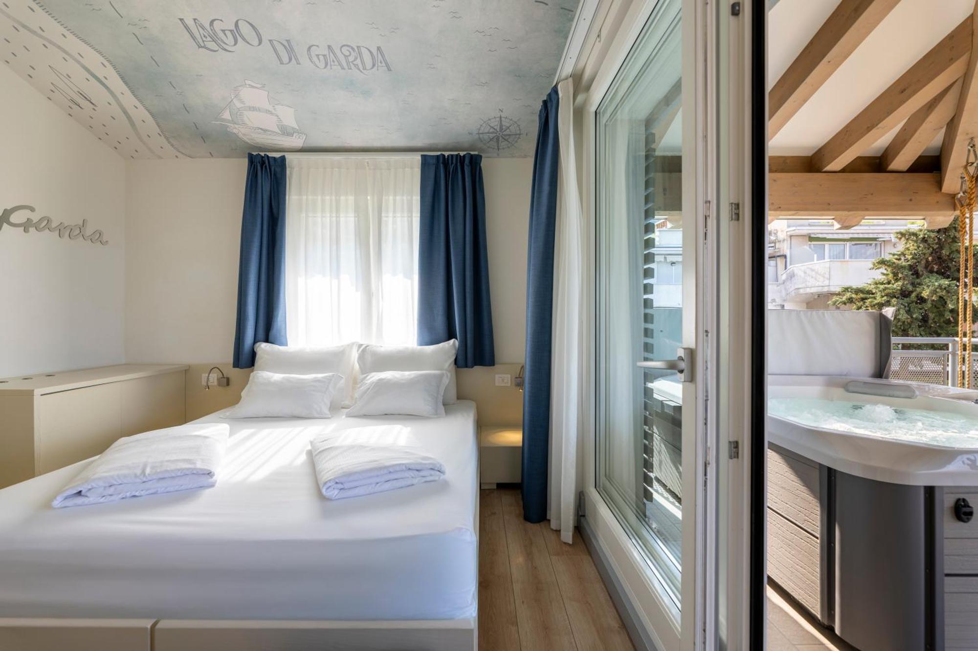 Hi Hotels Torbole - Pool & Spa Torbole Sul Garda Exterior photo