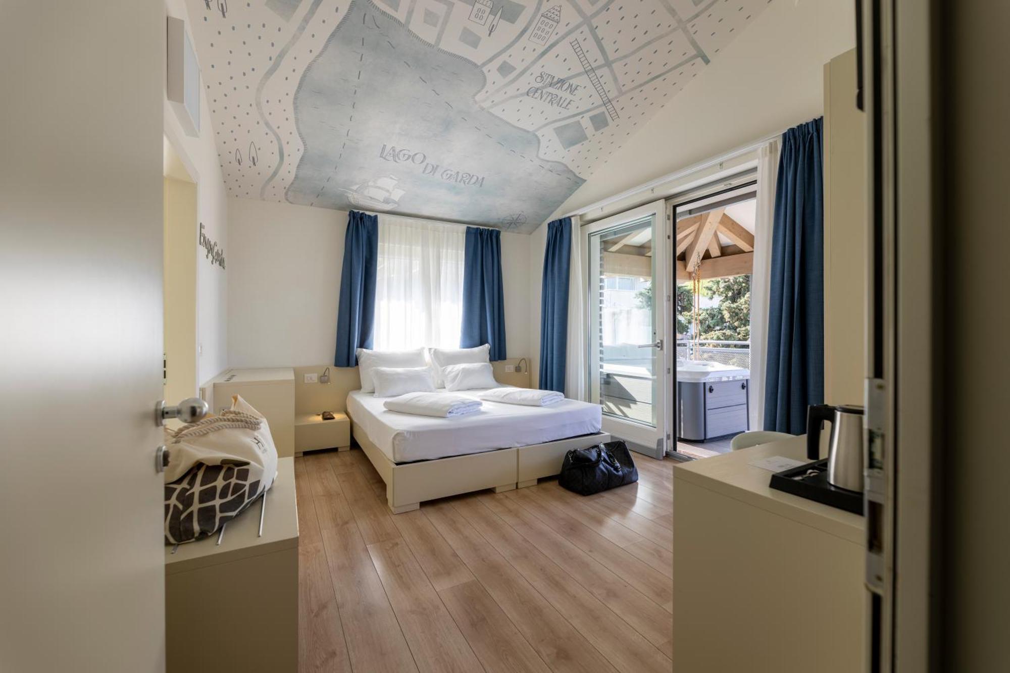 Hi Hotels Torbole - Pool & Spa Torbole Sul Garda Exterior photo